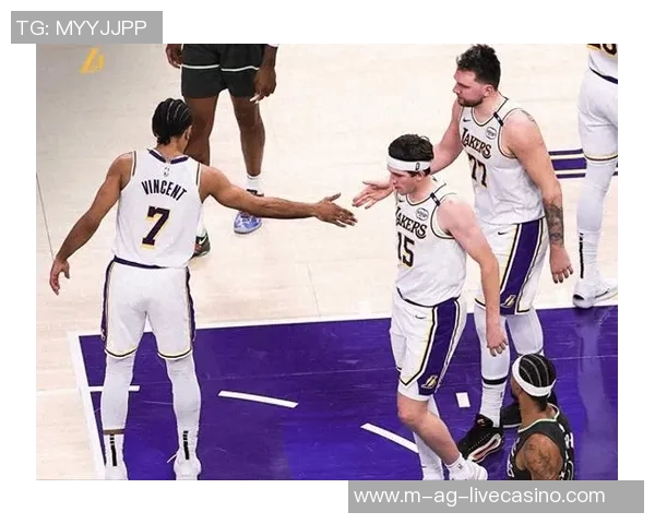 东詹联手砍下65分湖人遗憾不敌森林狼总分落后